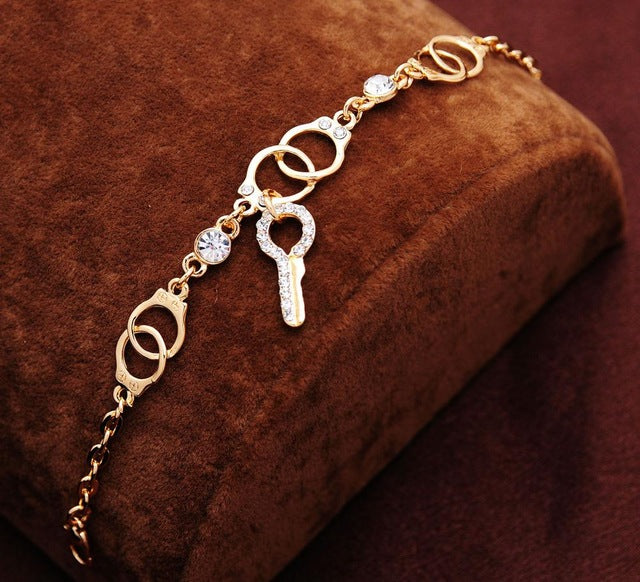 Free shipping Chain Bracelet Gold Color Women Love Heart Link Bracelet Crystal  Bracelets Bangles Valentine's Day Gift